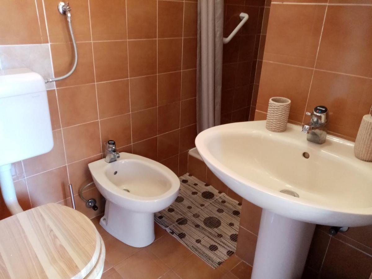 Apartman Violeta Ловран Екстериор снимка