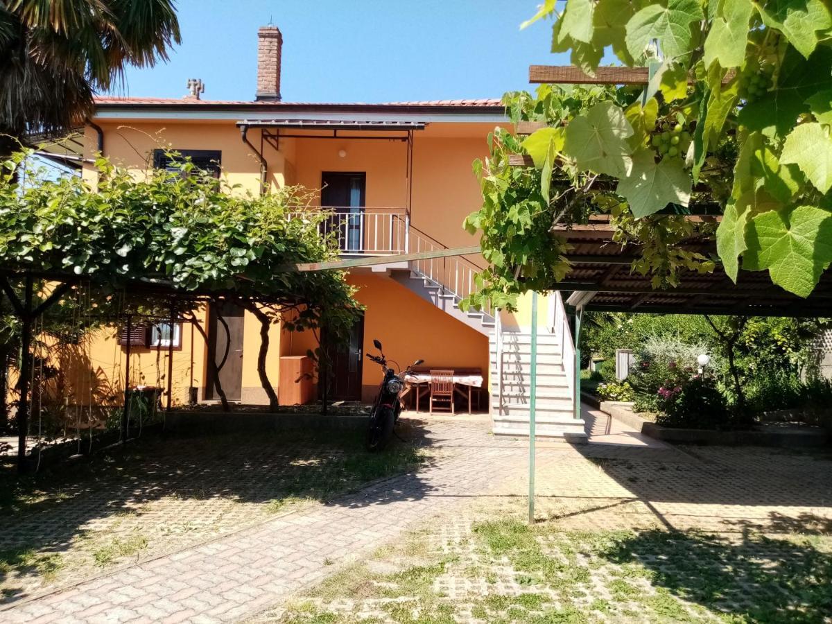Apartman Violeta Ловран Екстериор снимка